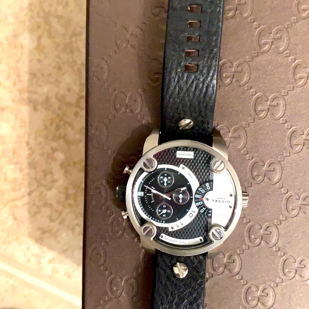 Diesel Men Watch /       (Watch  listing Sold 🎊🎉🎊)